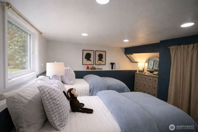 5624 7th Avenue NW, Seattle, WA 98107