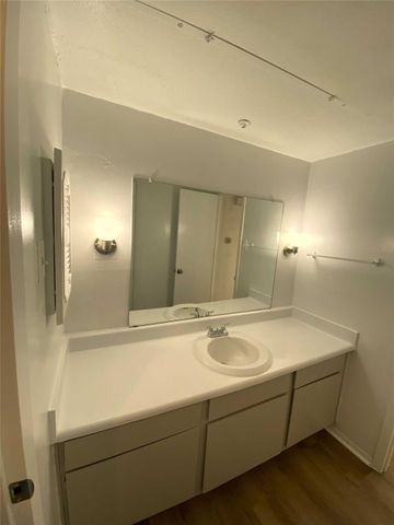 2822 S Bartell Drive 3, Houston, TX 77054