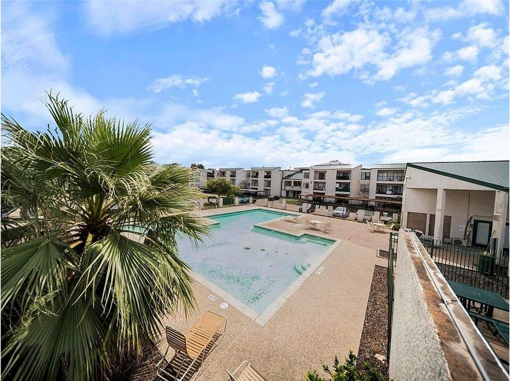 2822 S Bartell Drive 3, Houston, TX 77054
