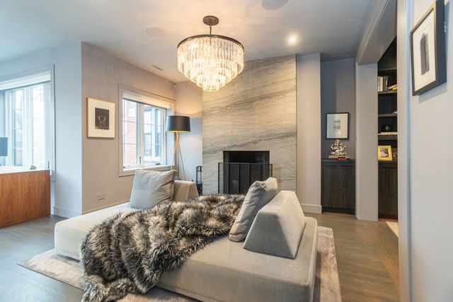 5643 N Glenwood Avenue, Chicago, IL 60660