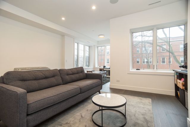 5643 N Glenwood Avenue, Chicago, IL 60660