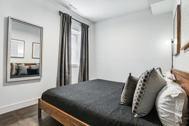 5643 N Glenwood Avenue, Chicago, IL 60660