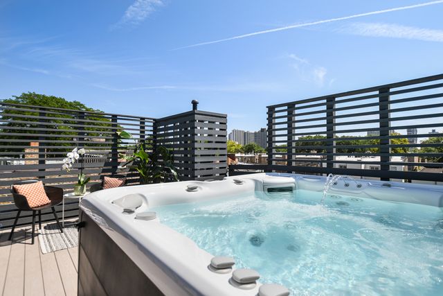 5643 N Glenwood Avenue, Chicago, IL 60660