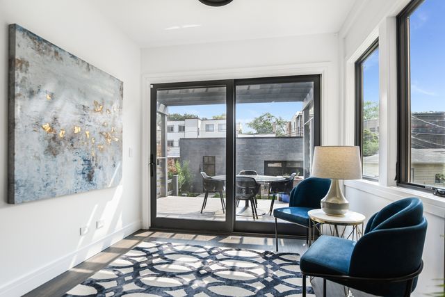 5643 N Glenwood Avenue, Chicago, IL 60660