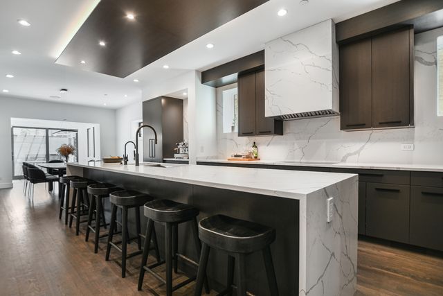 5643 N Glenwood Avenue, Chicago, IL 60660