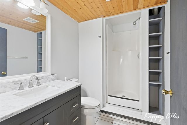 16064 Lincoln Street, Grand Haven, MI 49417