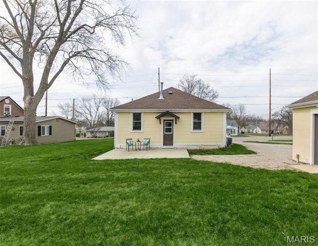 418 S Main Street, Shiloh, IL 62269