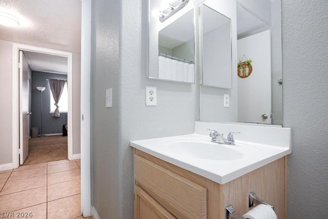 8009 Draco Circle 101, Las Vegas, NV 89128