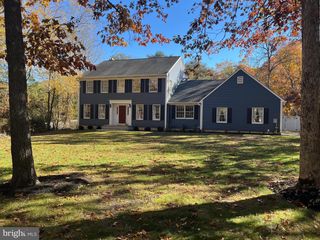 15 YORKTOWN DR, Shamong, NJ 08088