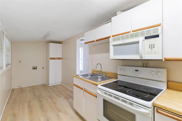 2121 10TH STREET, St Cloud, FL 34769