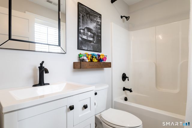 42 Starr Lane, Bethel, CT 06801