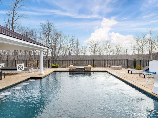 42 Starr Lane, Bethel, CT 06801