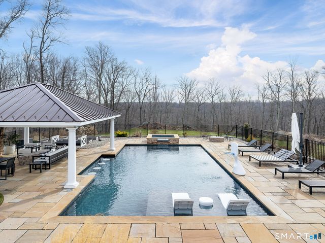 42 Starr Lane, Bethel, CT 06801