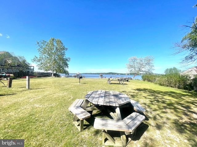 939 SHORE ACRES RD, Arnold, MD 21012