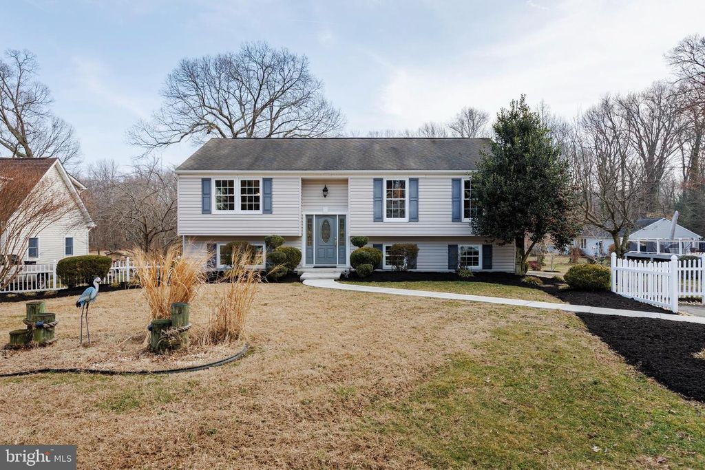 939 SHORE ACRES RD, Arnold, MD 21012