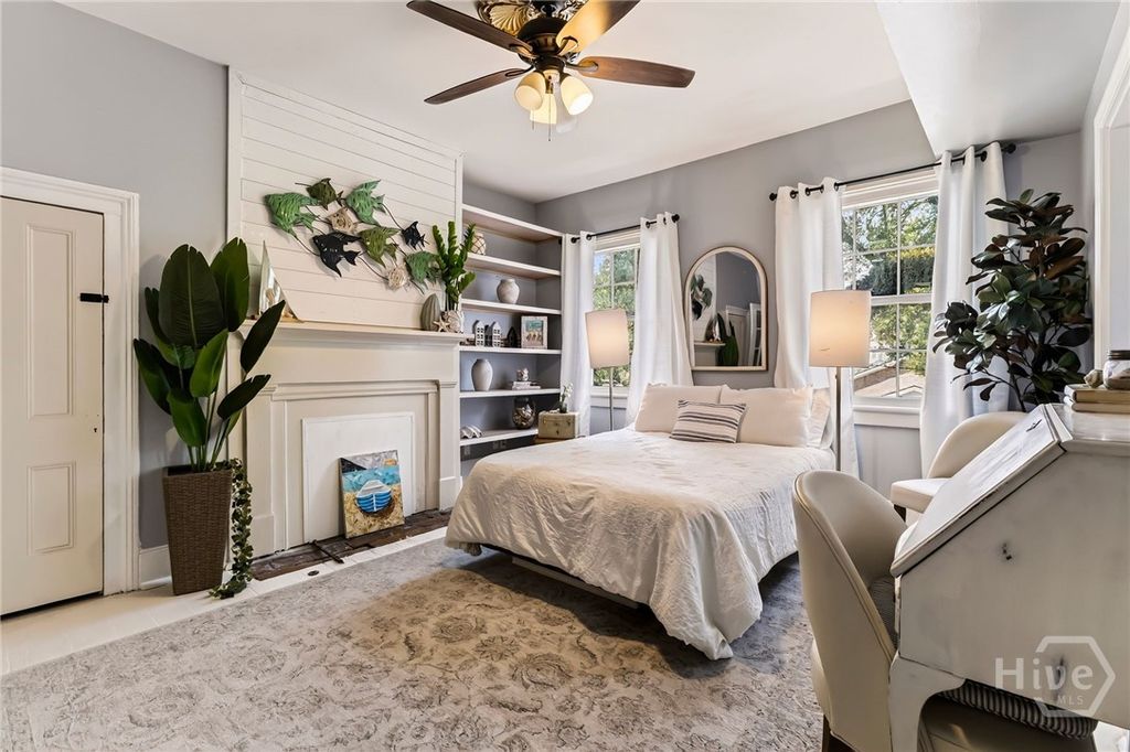 Image 13 of property listing at 509 E Jones Street, Savannah, GA 31401
