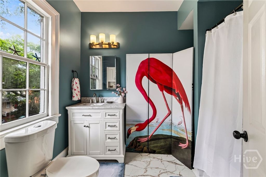 Image 15 of property listing at 509 E Jones Street, Savannah, GA 31401