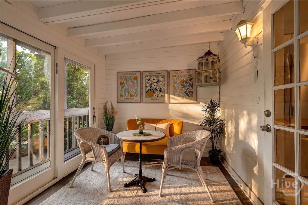 Image 18 of property listing at 509 E Jones Street, Savannah, GA 31401