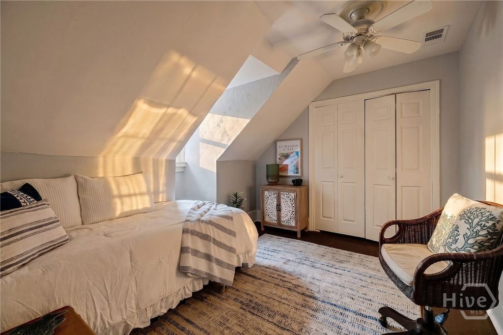 Image 24 of property listing at 509 E Jones Street, Savannah, GA 31401