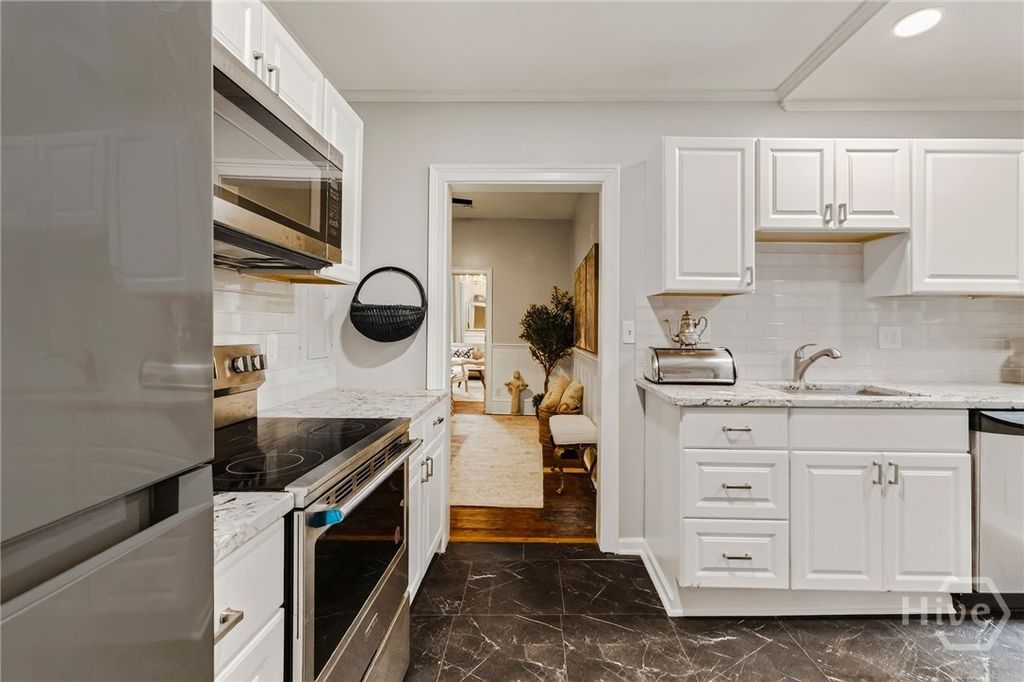 Image 36 of property listing at 509 E Jones Street, Savannah, GA 31401