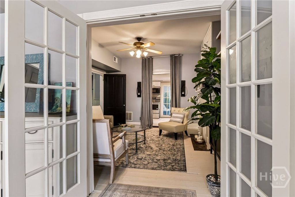 Image 37 of property listing at 509 E Jones Street, Savannah, GA 31401