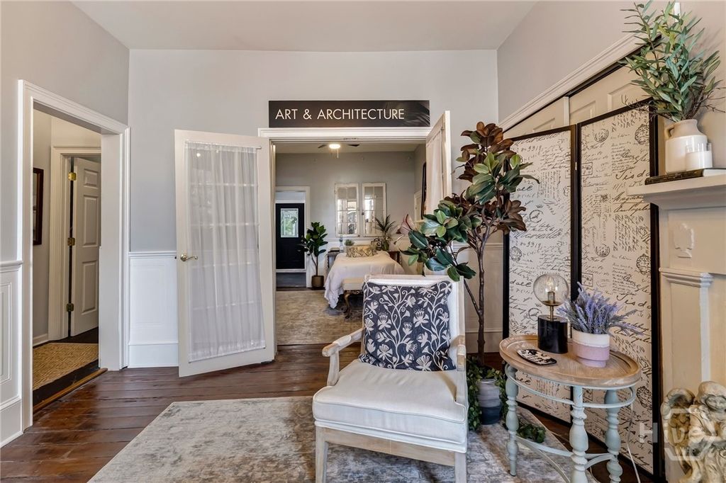 Image 38 of property listing at 509 E Jones Street, Savannah, GA 31401
