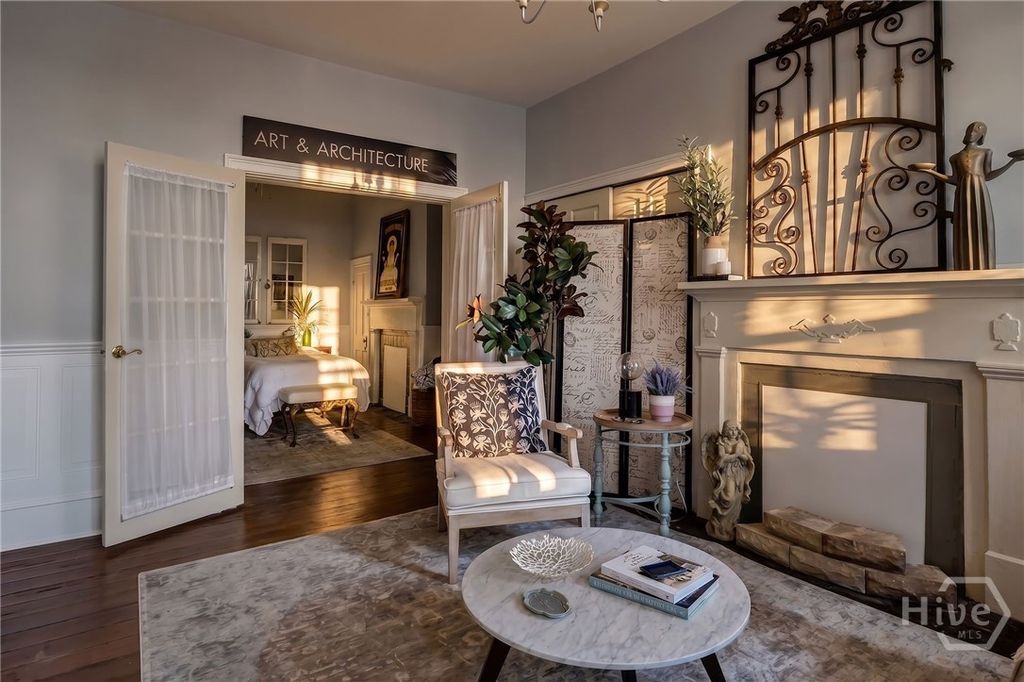 Image 42 of property listing at 509 E Jones Street, Savannah, GA 31401
