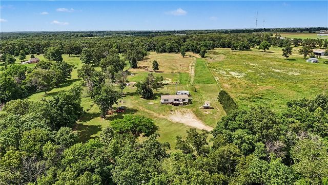 14500 Highway 102, Gravette, AR 72736