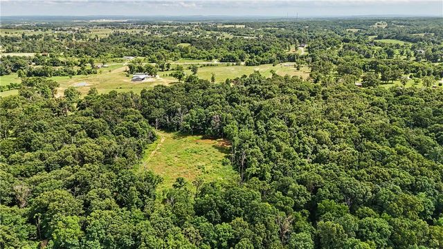 14500 Highway 102, Gravette, AR 72736