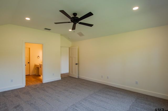 16518 Crossing Cir, Lindale, TX 75771
