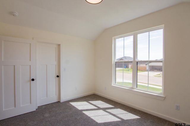 16518 Crossing Cir, Lindale, TX 75771