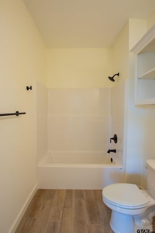 16518 Crossing Cir, Lindale, TX 75771