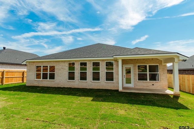 16518 Crossing Cir, Lindale, TX 75771
