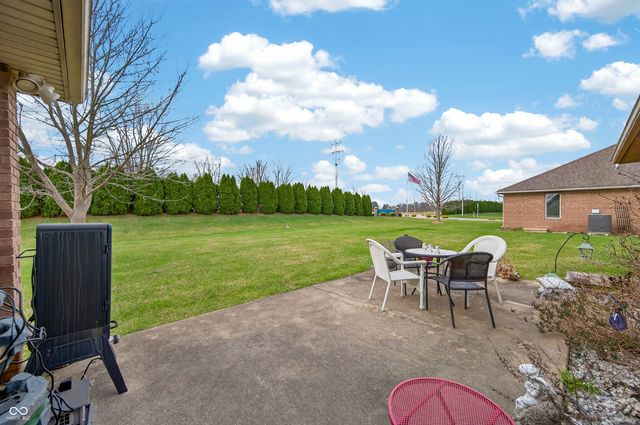 5147 E Hyde Court, Columbus, IN 47203