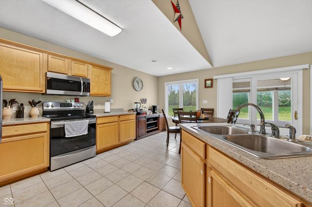 5147 E Hyde Court, Columbus, IN 47203