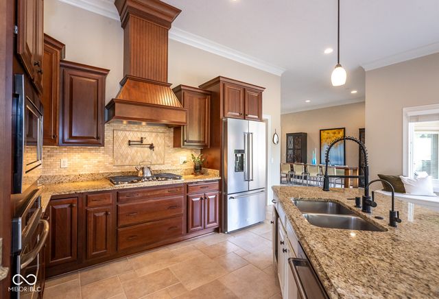 13722 Diving Hawk Crossing, Fishers, IN 46055