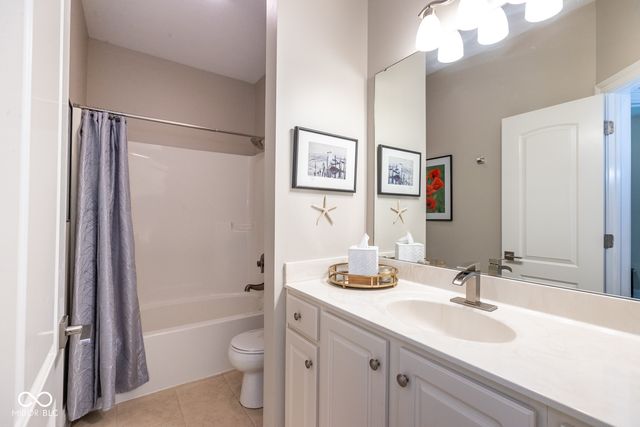 13722 Diving Hawk Crossing, Fishers, IN 46055