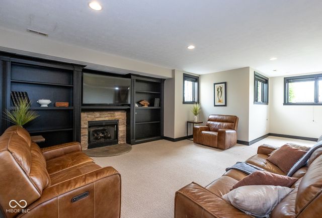 13722 Diving Hawk Crossing, Fishers, IN 46055