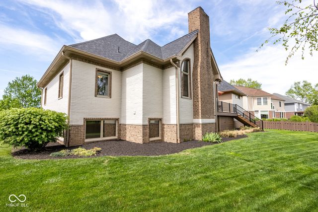 13722 Diving Hawk Crossing, Fishers, IN 46055