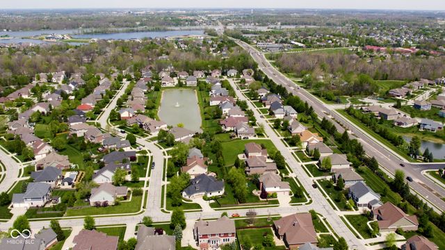 13722 Diving Hawk Crossing, Fishers, IN 46055