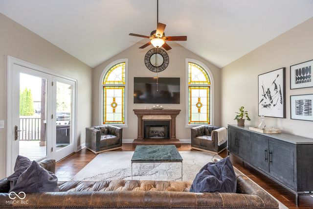 13722 Diving Hawk Crossing, Fishers, IN 46055