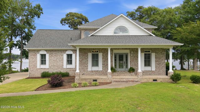 121 Sabre Point Drive, Bath, NC 27808