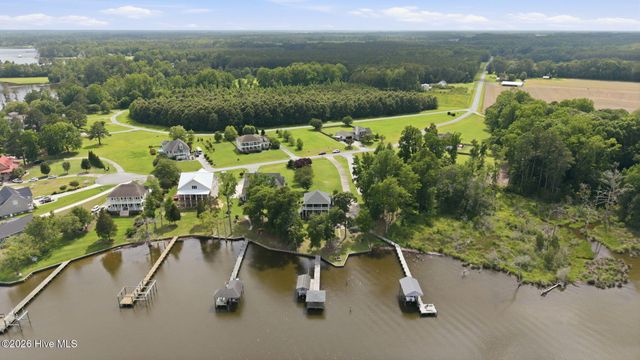 121 Sabre Point Drive, Bath, NC 27808