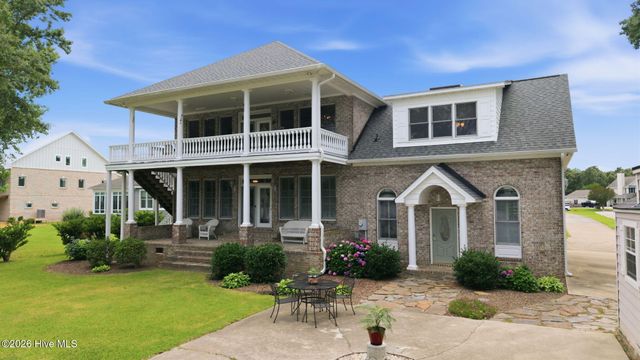121 Sabre Point Drive, Bath, NC 27808