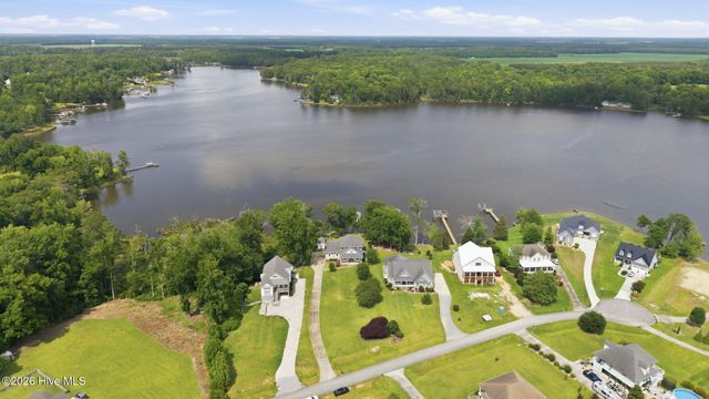 121 Sabre Point Drive, Bath, NC 27808