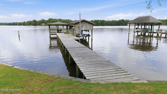 121 Sabre Point Drive, Bath, NC 27808