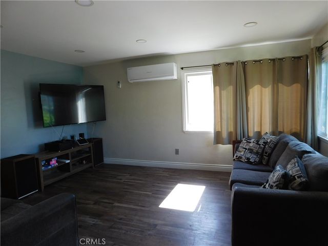 806 E 103rd Place Place, Los Angeles, CA 90002