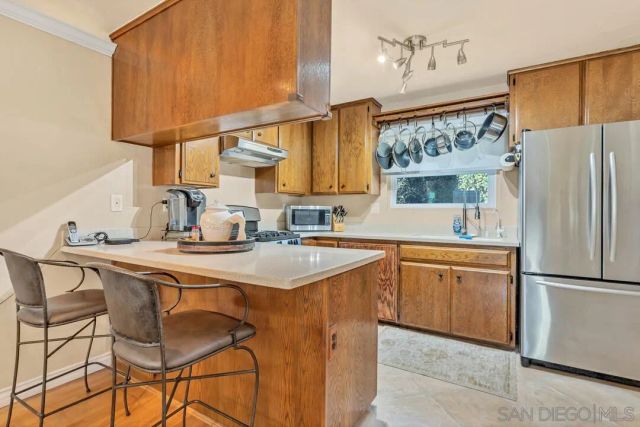 7861 Cimarron Ln, La Mesa, CA 91942