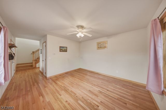 14 E Shore Dr, Hampton Twp., NJ 07860
