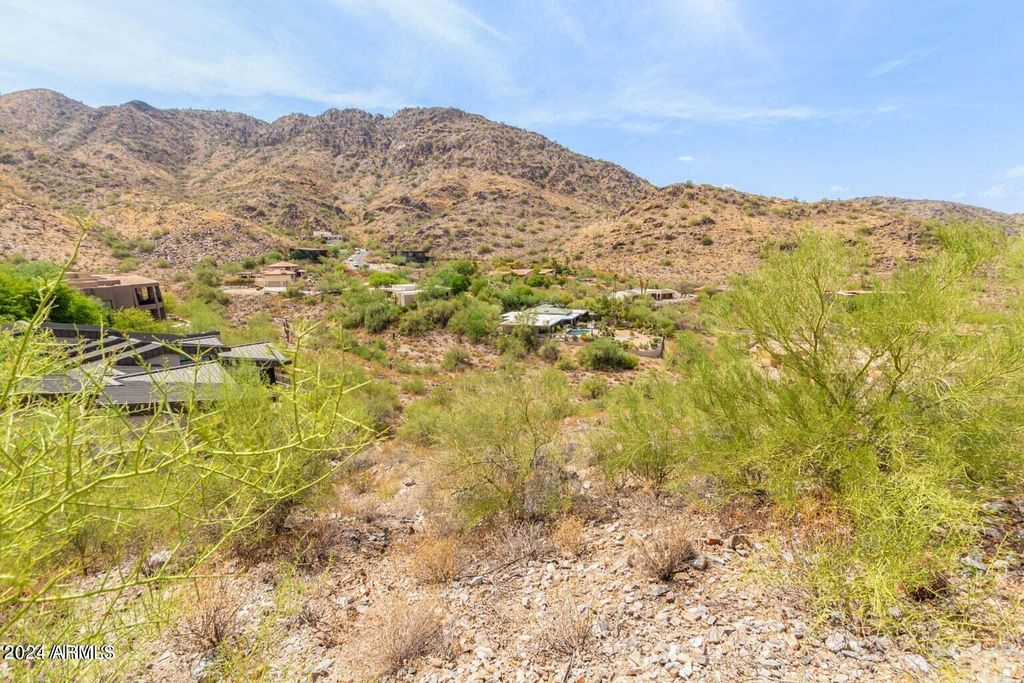 4600 E WHITE Drive E 24, Paradise Valley, AZ 85253